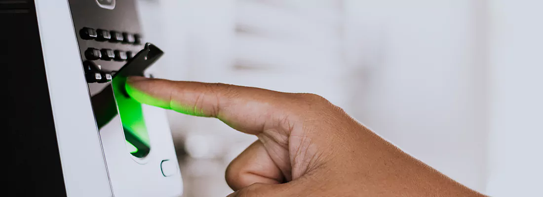 Smart Gate Locks with Remote Access Features in Country Club, FL